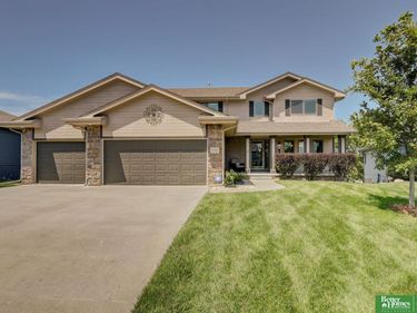 21314 Castlerock Lane, Gretna, NE 68028