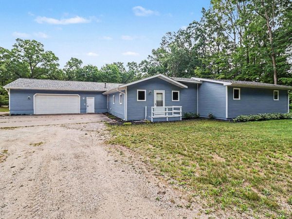 290 N Benson Road, Fountain, MI 49410