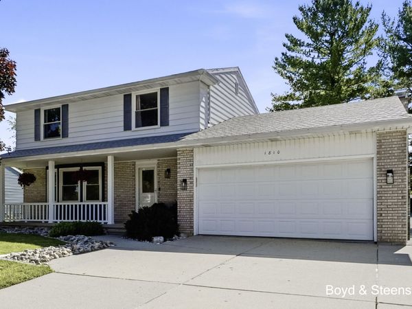 1810 Amberina Drive, Lansing, MI 48917