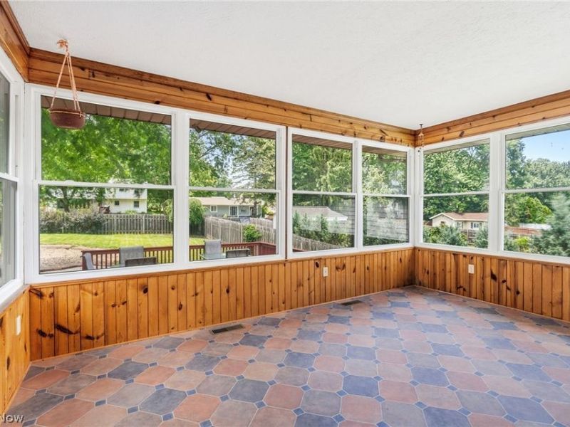 912 S Azalea Boulevard, Barberton, OH 44203 Photo 10