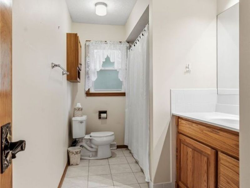 912 S Azalea Boulevard, Barberton, OH 44203 Photo 11