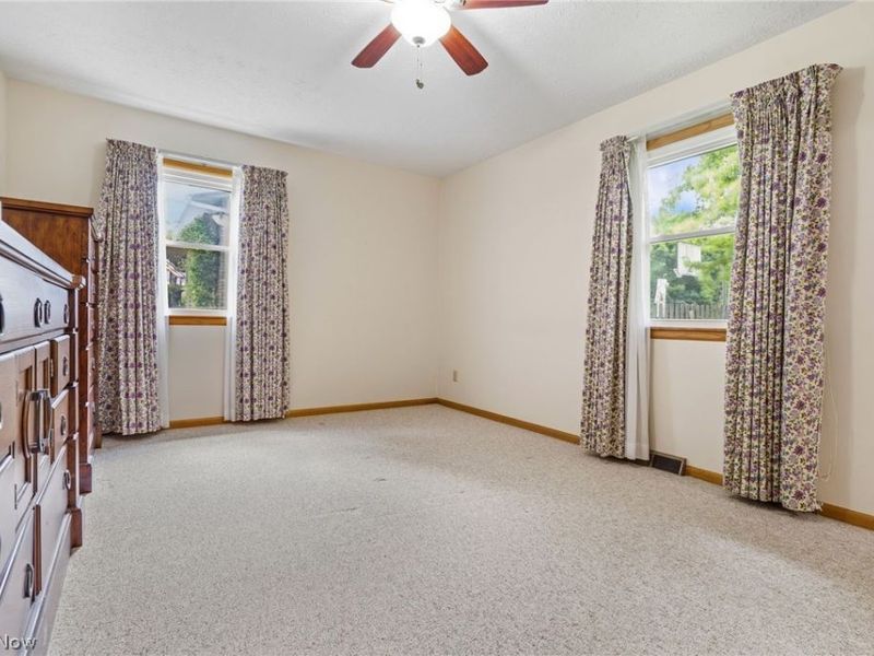 912 S Azalea Boulevard, Barberton, OH 44203 Photo 12
