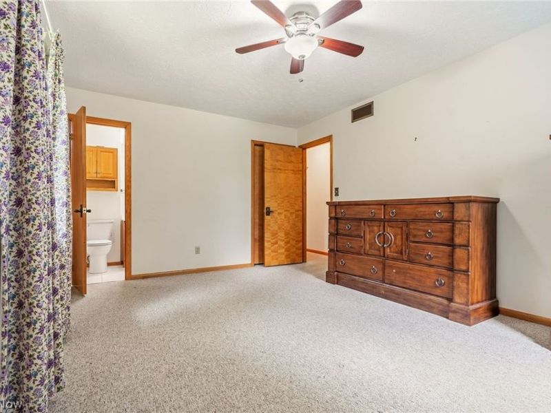 912 S Azalea Boulevard, Barberton, OH 44203 Photo 13