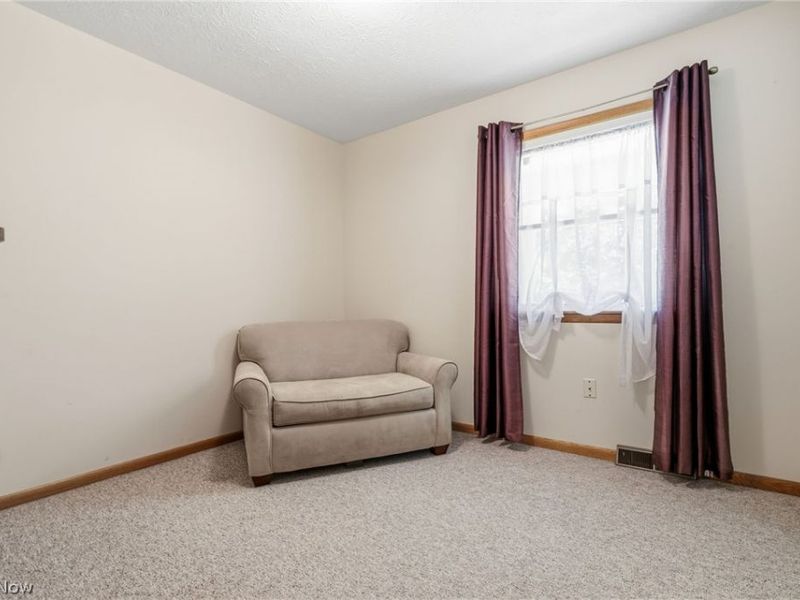 912 S Azalea Boulevard, Barberton, OH 44203 Photo 16
