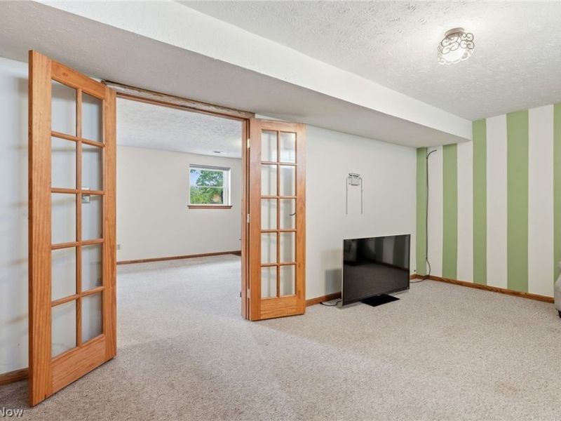 912 S Azalea Boulevard, Barberton, OH 44203 Photo 18