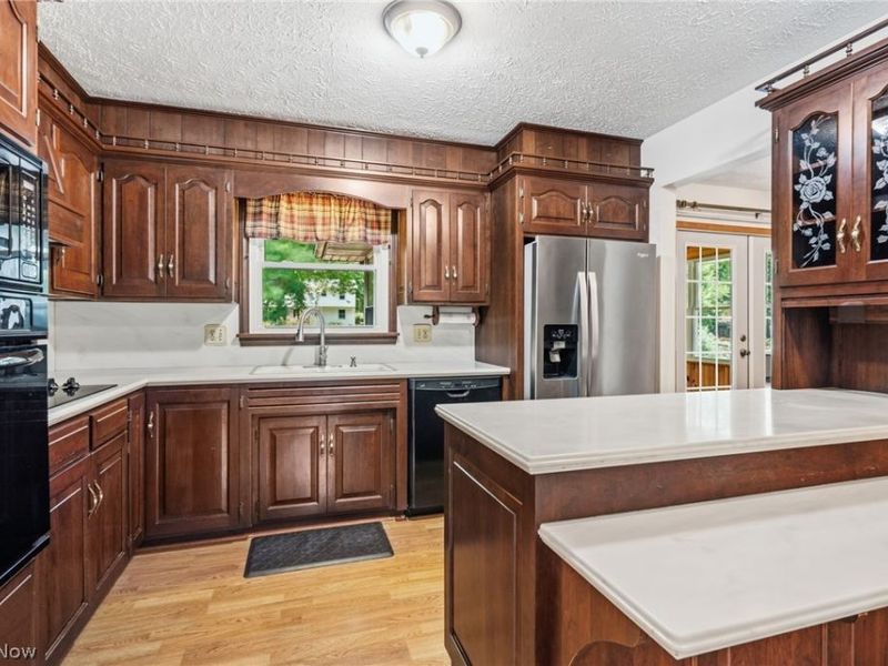 912 S Azalea Boulevard, Barberton, OH 44203 Photo 4