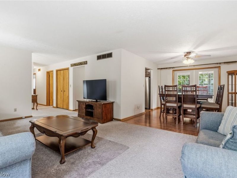 912 S Azalea Boulevard, Barberton, OH 44203 Photo 6