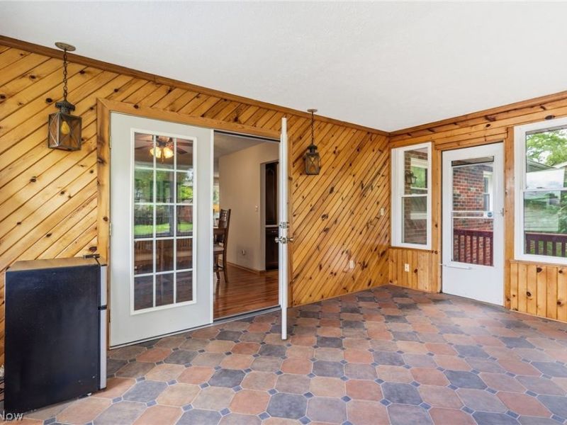 912 S Azalea Boulevard, Barberton, OH 44203 Photo 8