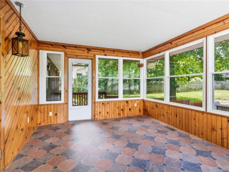 912 S Azalea Boulevard, Barberton, OH 44203 Photo 9
