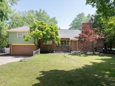 515 N Forest Road, Buffalo, NY 14221