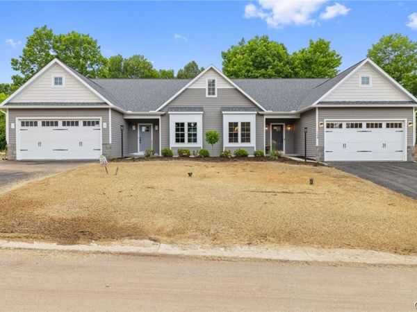 2A Free Fall Lane, Syracuse, NY 13215