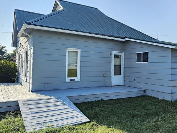 101 E Liberty Street, Exline, IA 52555