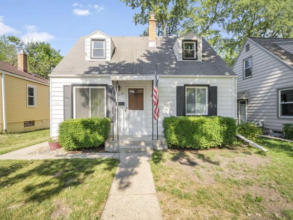 3235 N 88th STREET, Milwaukee, WI 53222