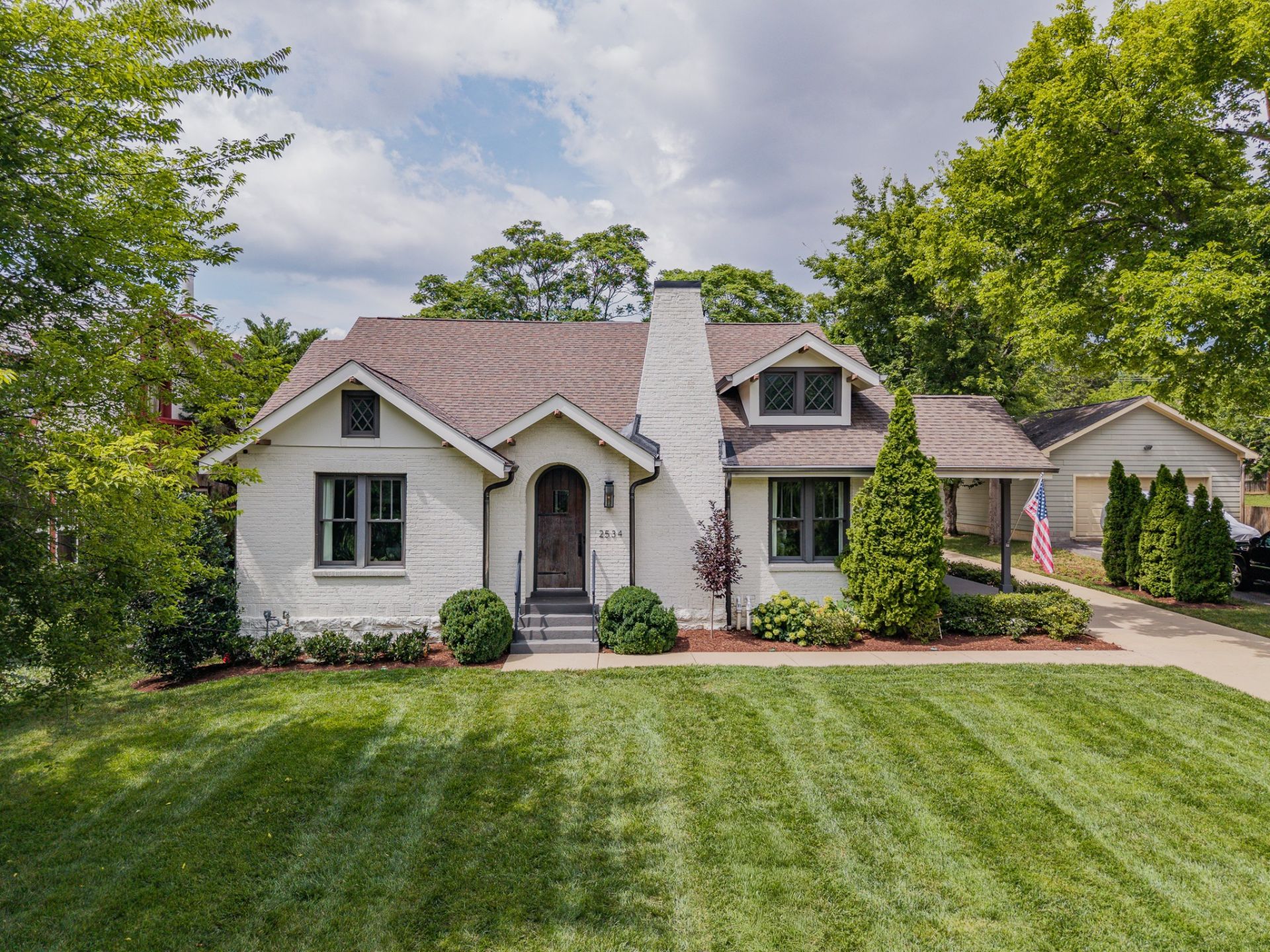 2534 Ashwood Ave, Nashville, TN 37212 Main Photo
