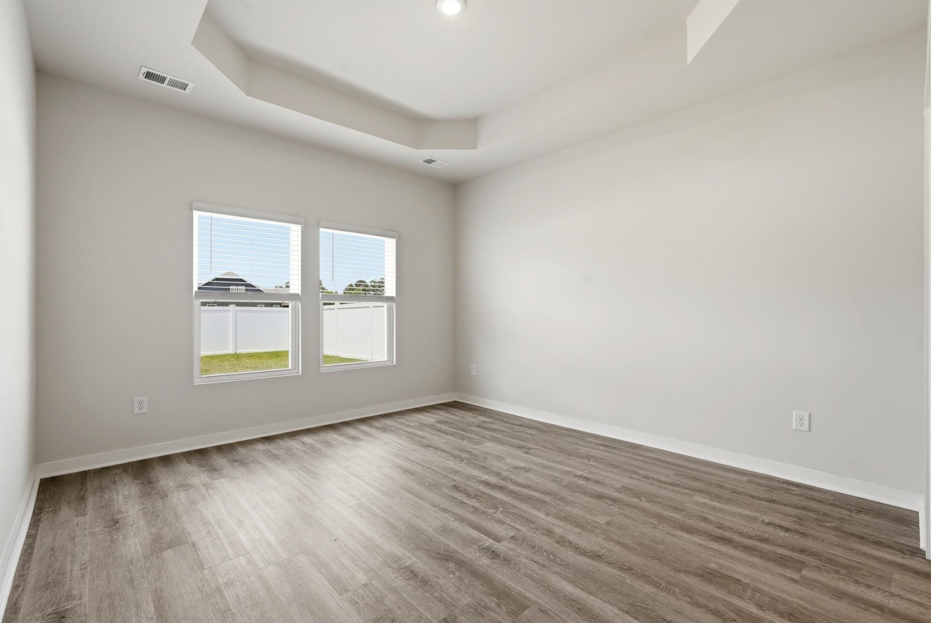 210 Autumn Olive Place  Photo 10
