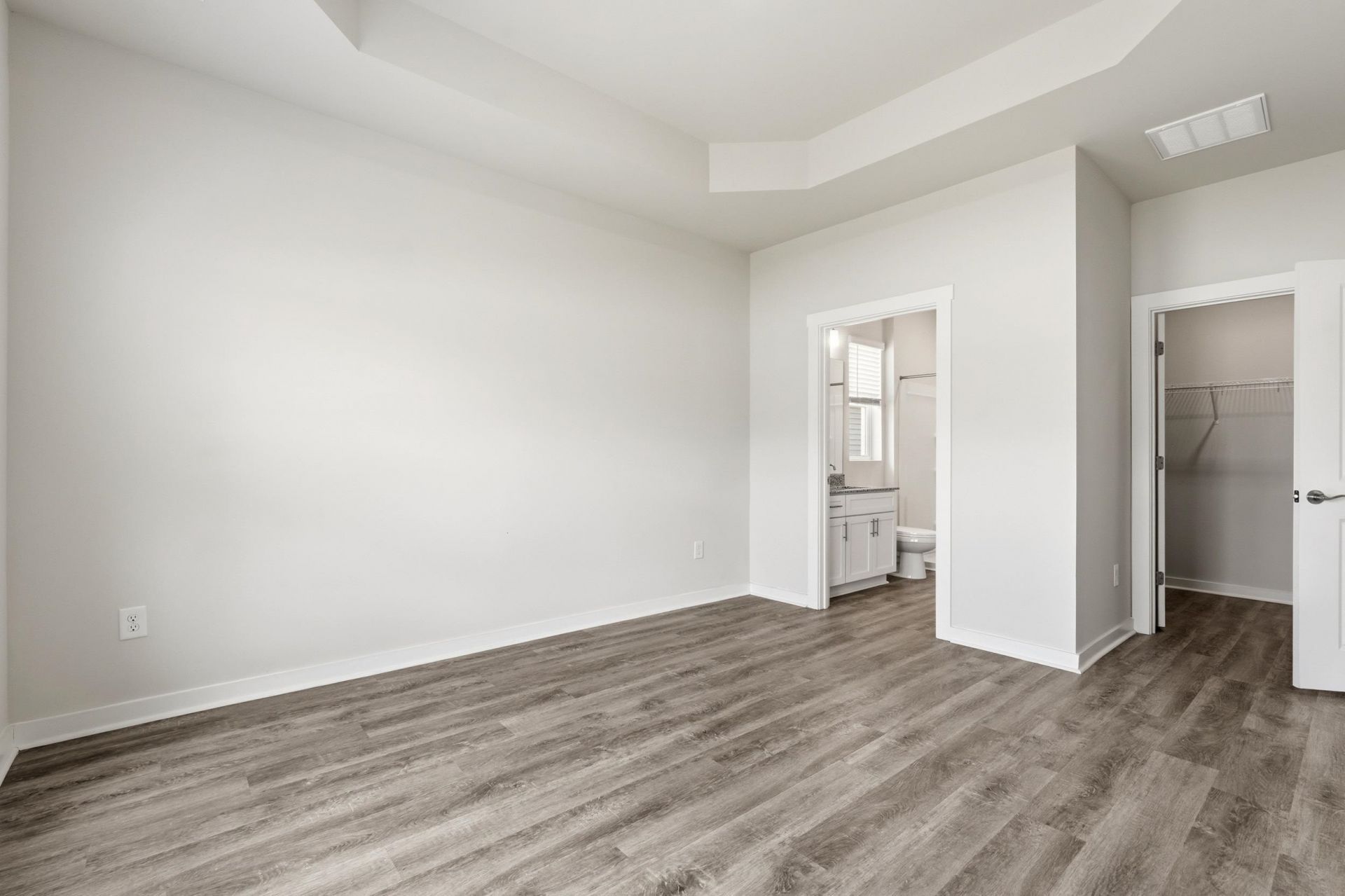 210 Autumn Olive Place  Photo 12