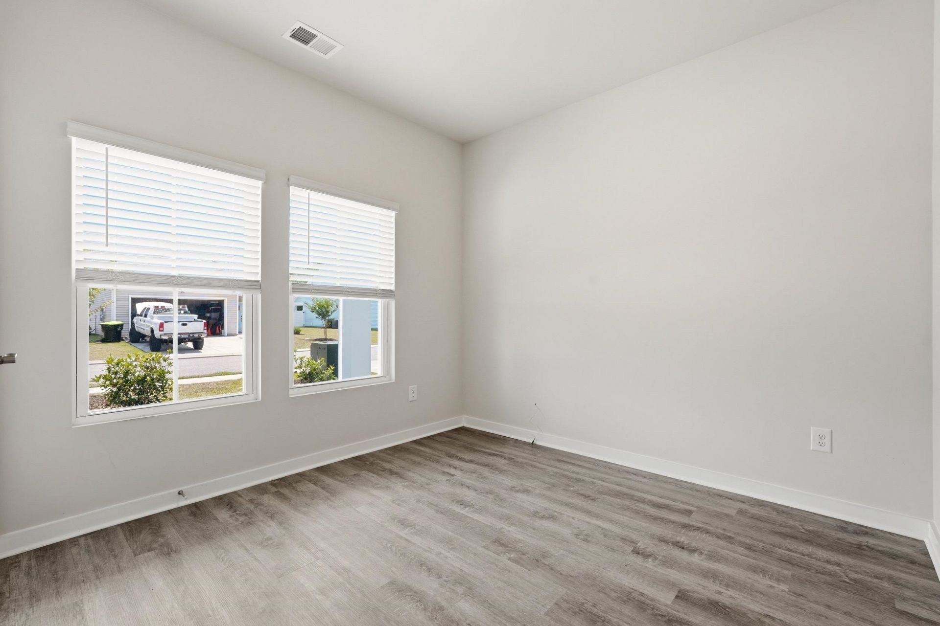 210 Autumn Olive Place  Photo 15