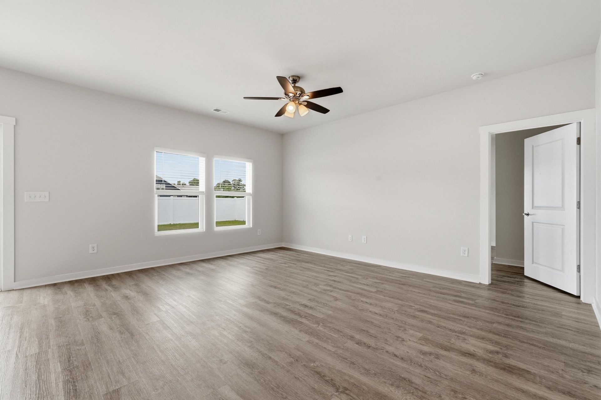 210 Autumn Olive Place  Photo 6