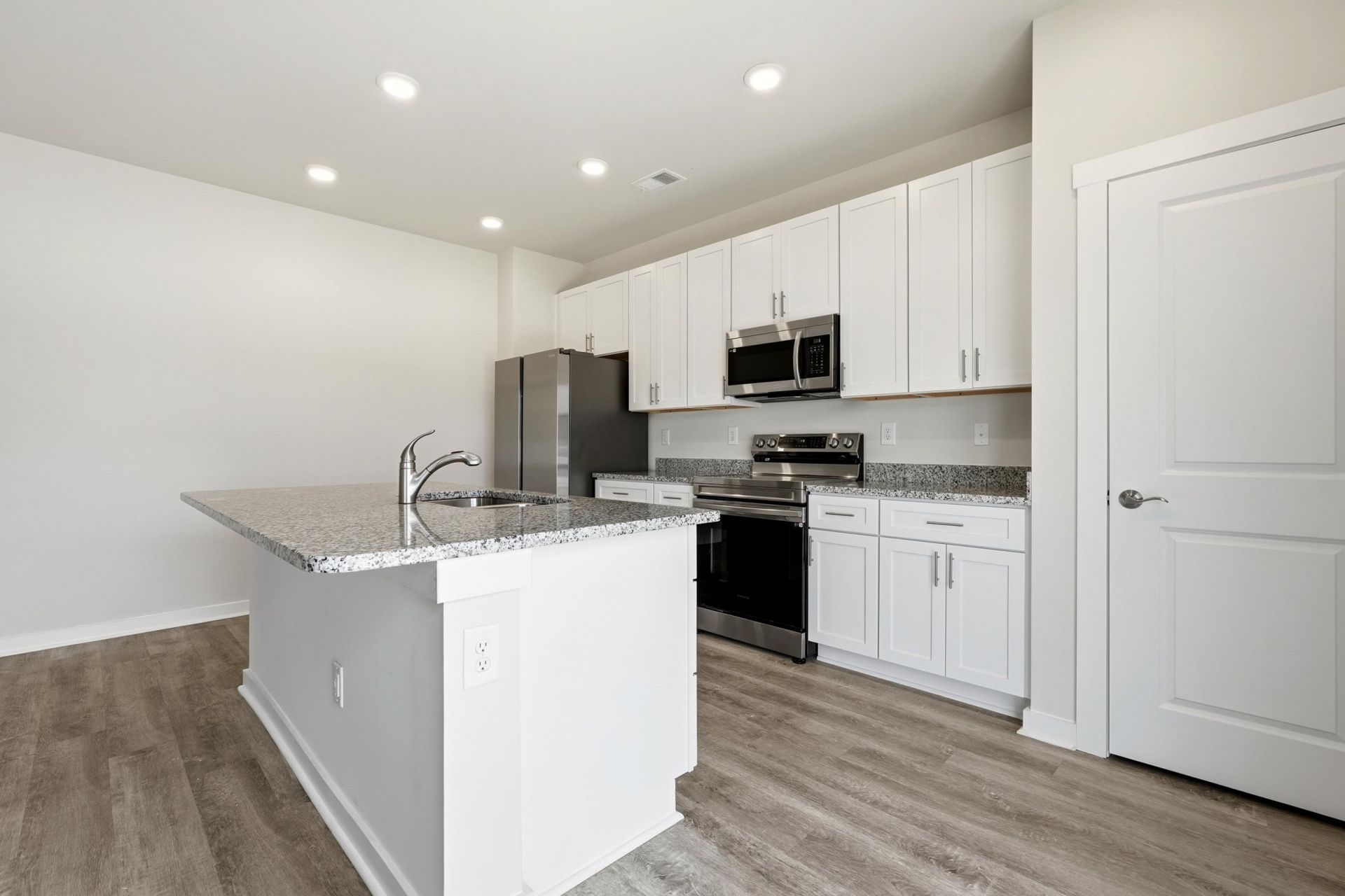 210 Autumn Olive Place  Photo 7