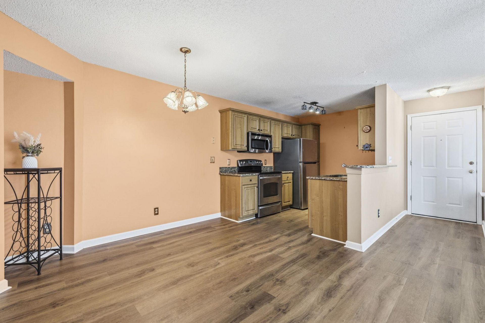 2181 Clearwater Dr.  Photo 10