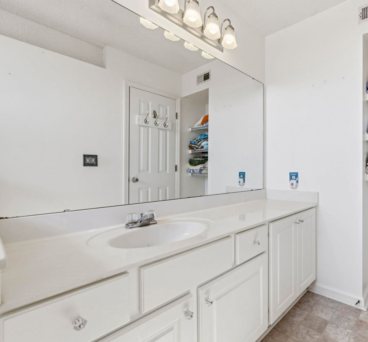 2181 Clearwater Dr.  Photo 17