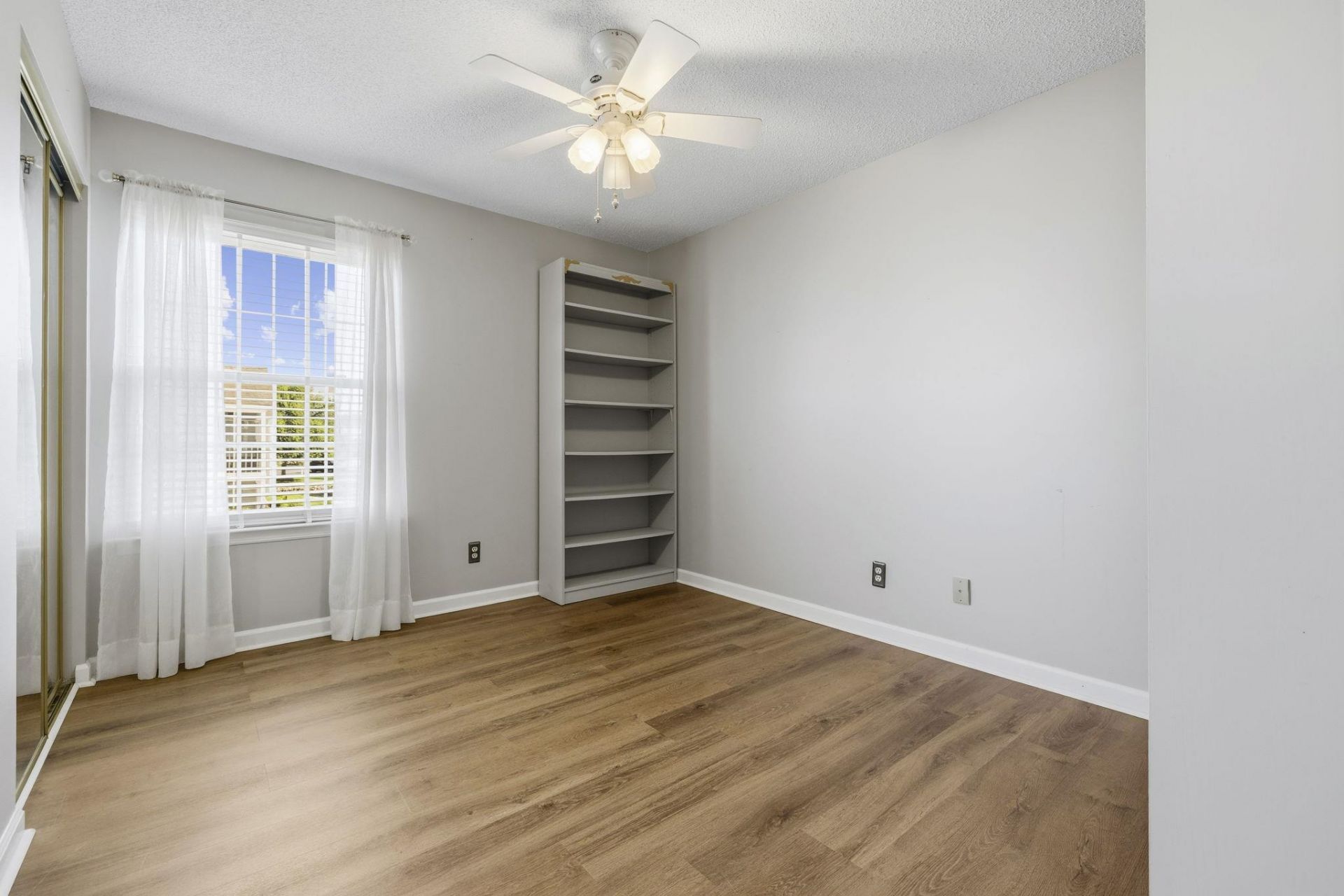 2181 Clearwater Dr.  Photo 19