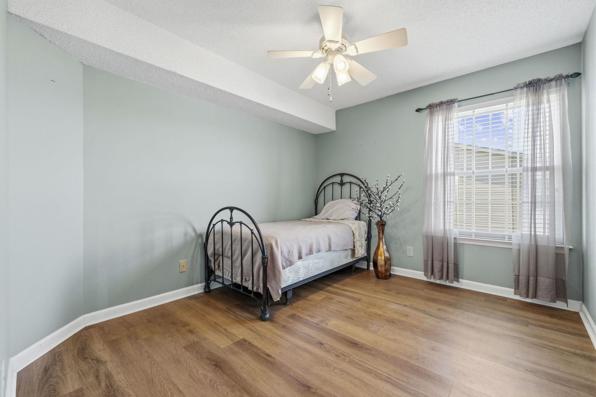 2181 Clearwater Dr.  Photo 20