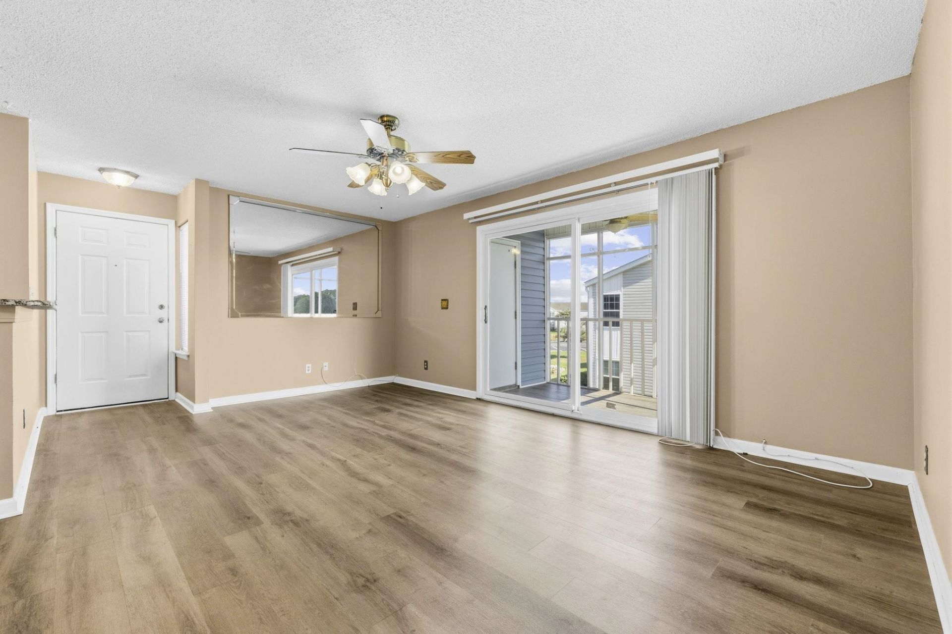 2181 Clearwater Dr.  Photo 4