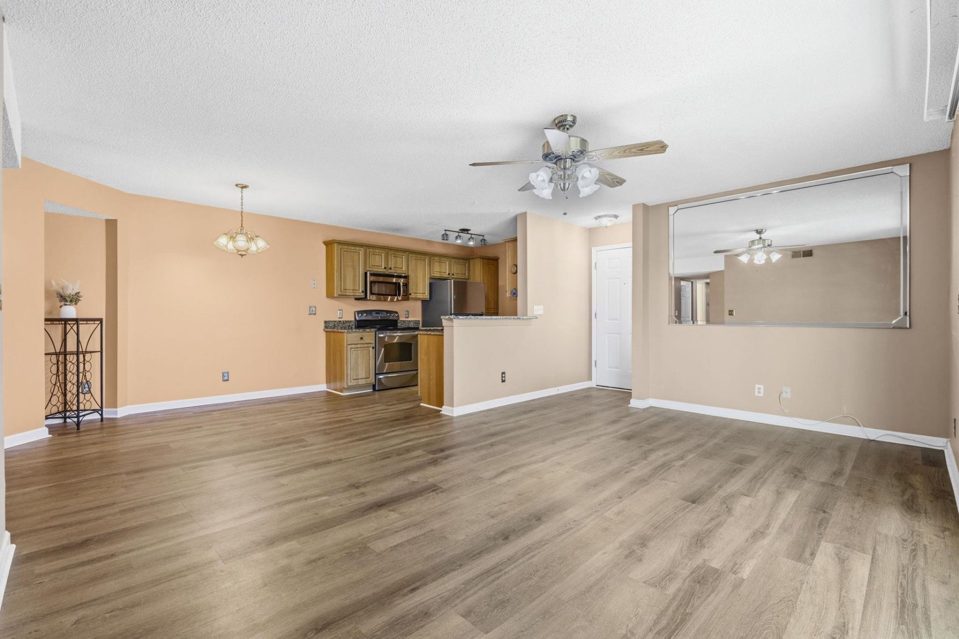 2181 Clearwater Dr.  Photo 6