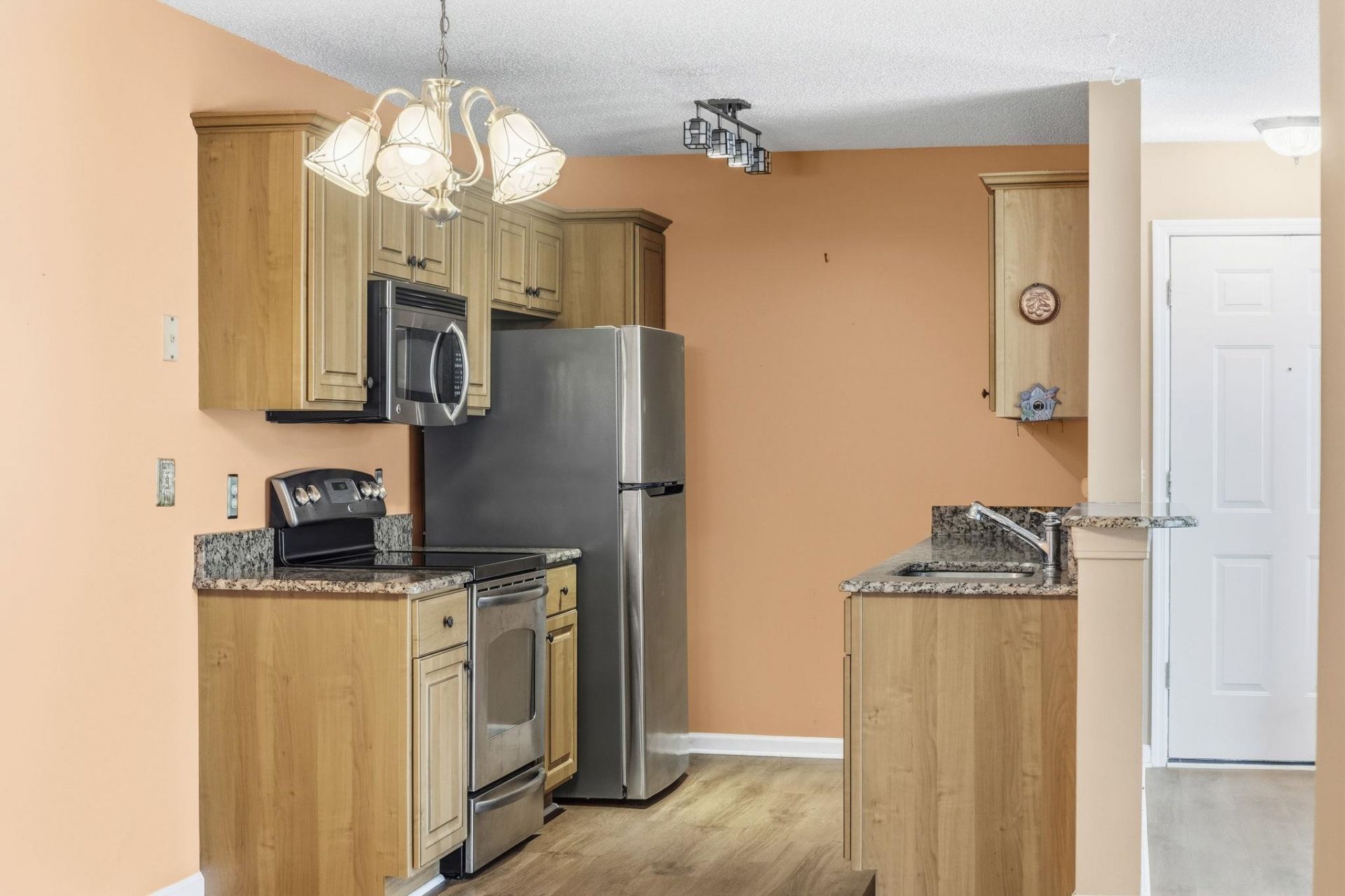 2181 Clearwater Dr.  Photo 8