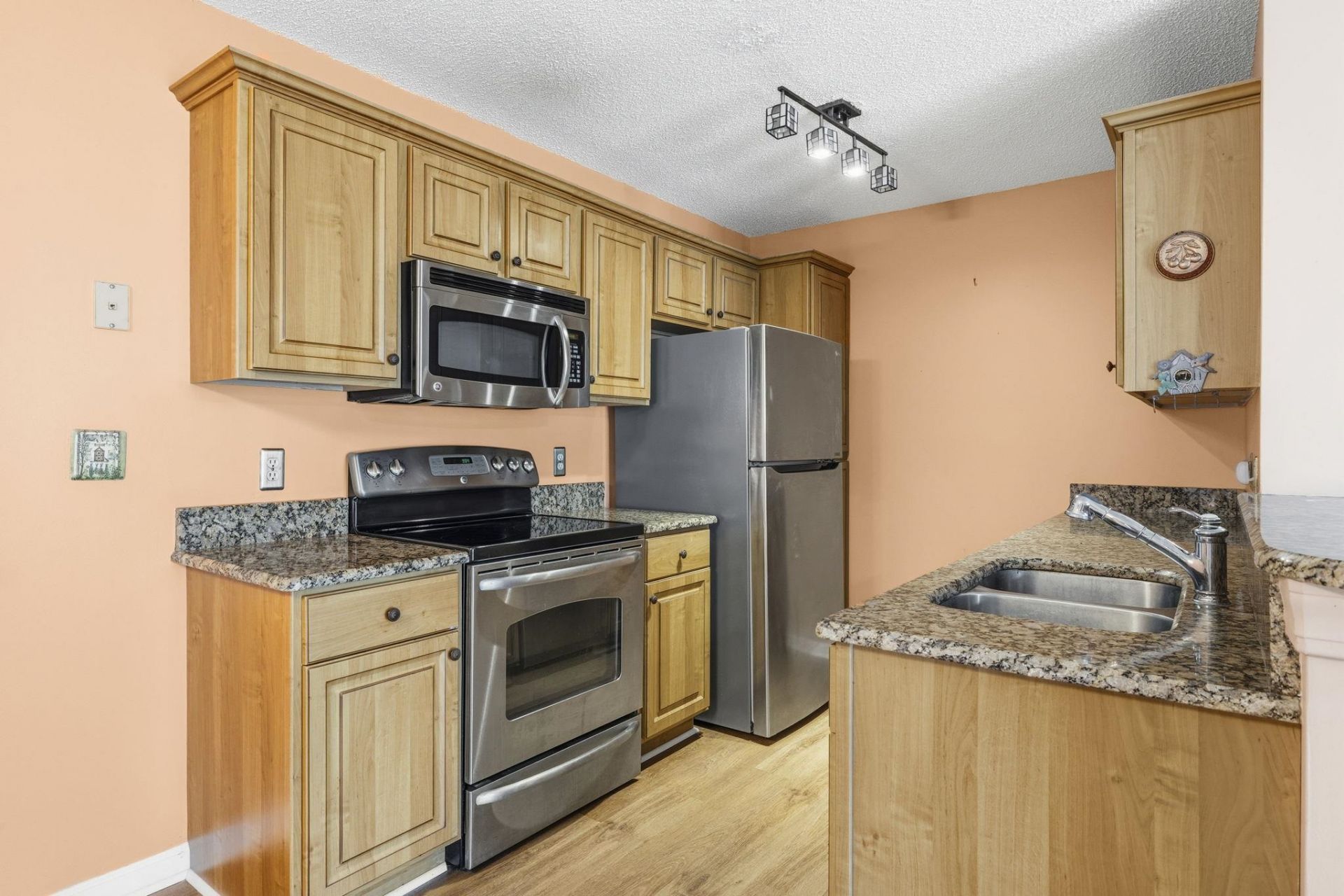 2181 Clearwater Dr.  Photo 9