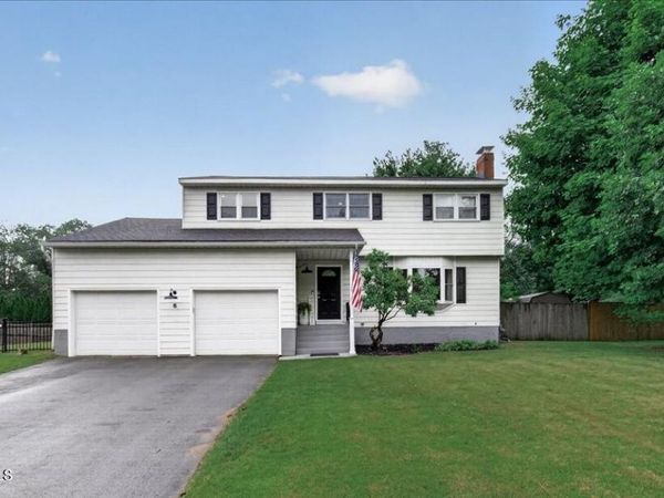 6 Bunker Hill Drive, Saratoga Springs, NY 12866