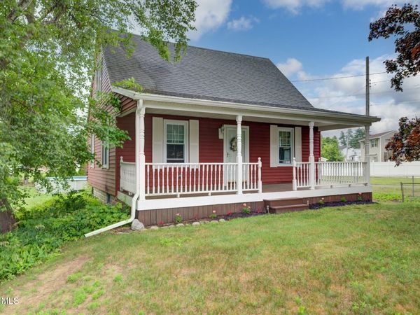 221 Schoolhouse Road, Guilderland, NY 12203