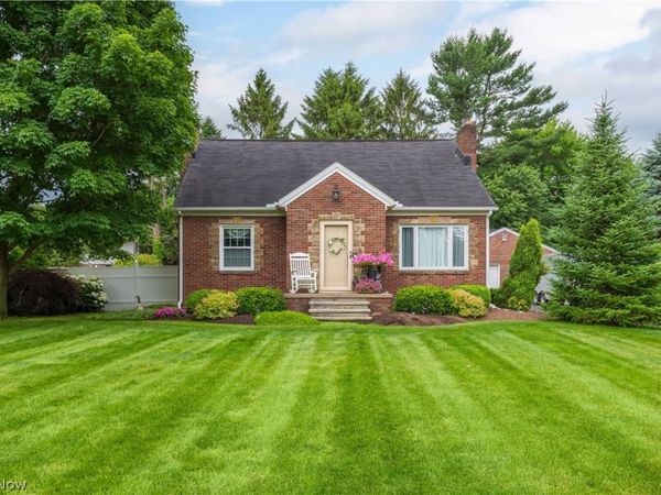 984 Cleveland Avenue , Amherst, OH 44001