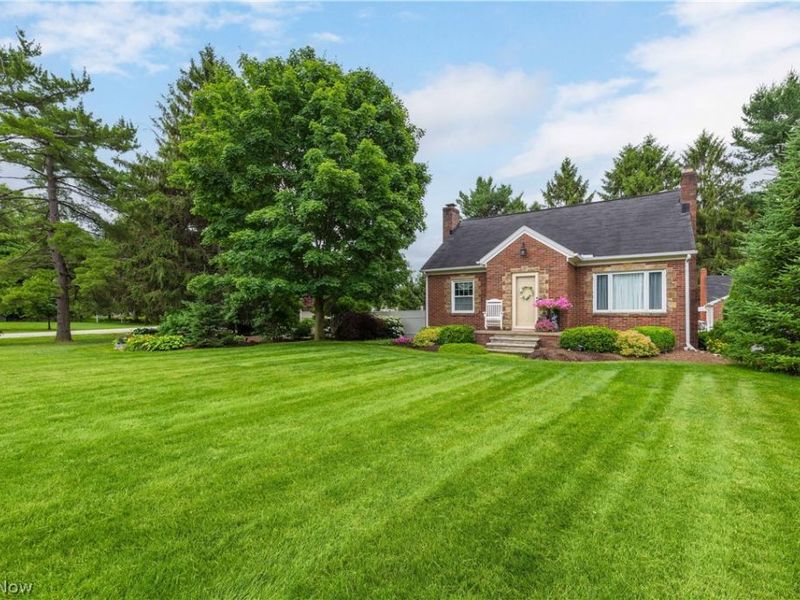 984 Cleveland Avenue, Amherst, OH 44001 Photo 2
