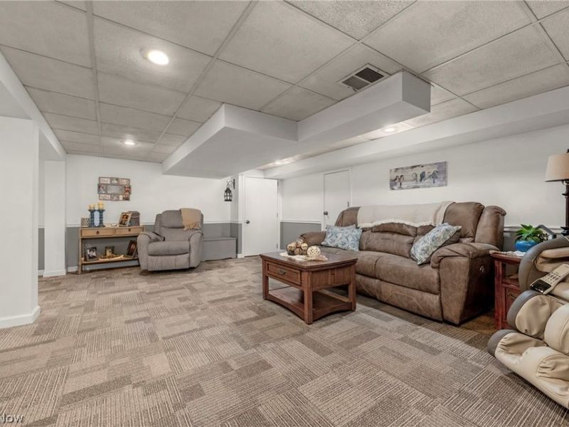984 Cleveland Avenue, Amherst, OH 44001 Photo 24