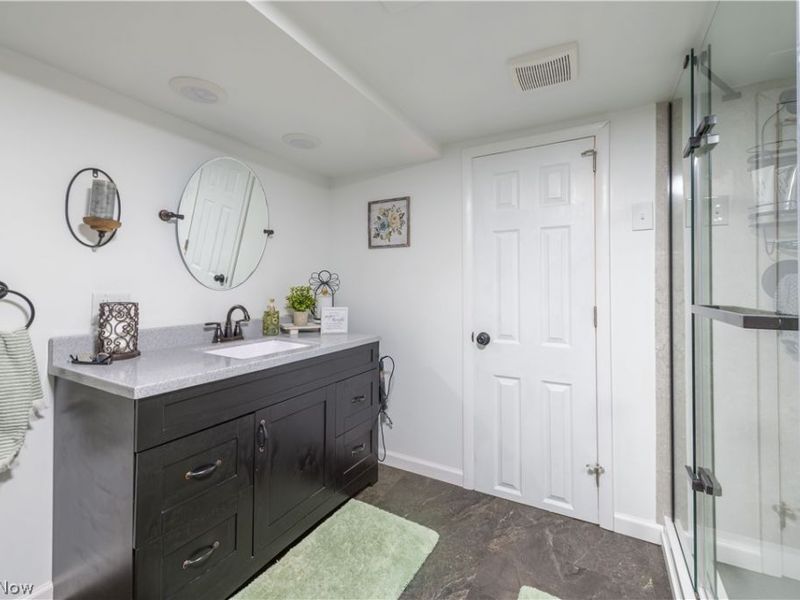 984 Cleveland Avenue, Amherst, OH 44001 Photo 25