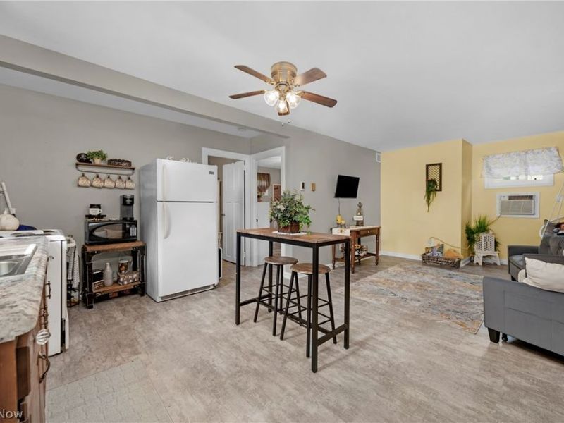984 Cleveland Avenue, Amherst, OH 44001 Photo 29