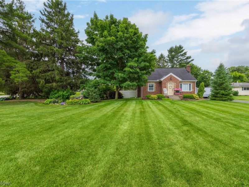 984 Cleveland Avenue, Amherst, OH 44001 Photo 3