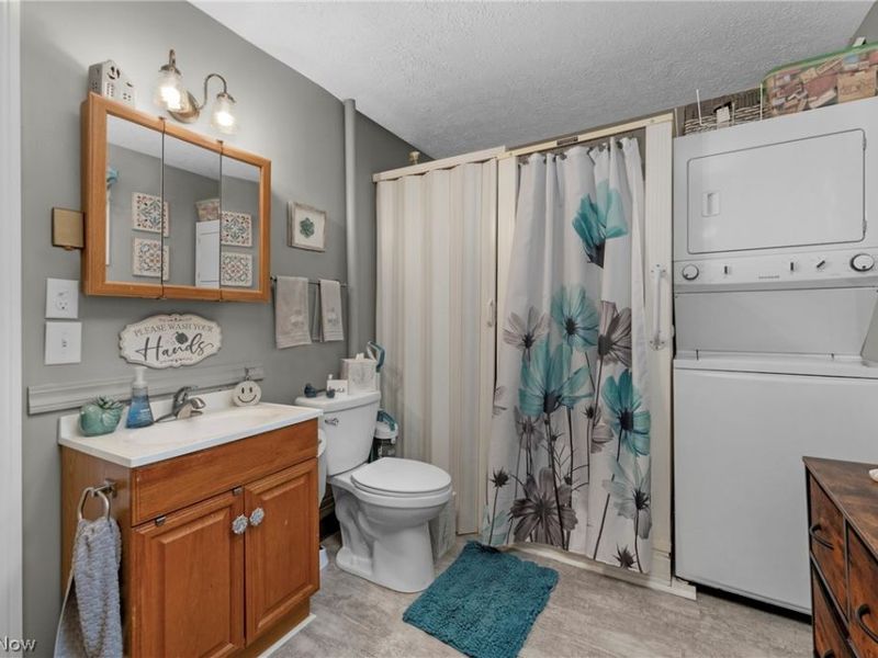 984 Cleveland Avenue, Amherst, OH 44001 Photo 34