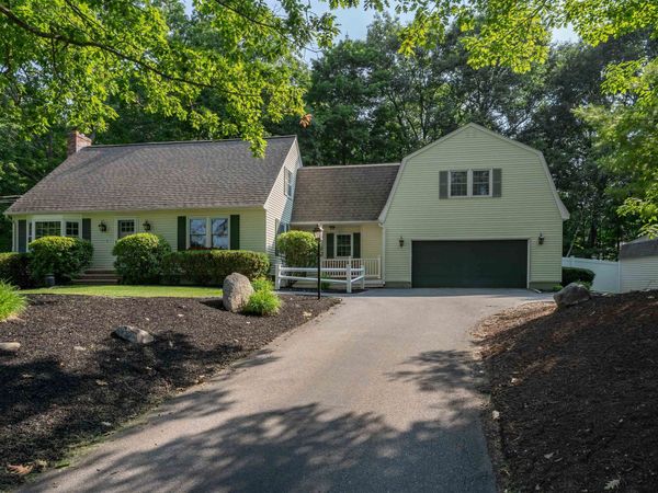 10 Melba Drive, Hudson, NH 03051
