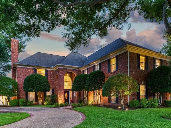 2610 Pinevalley Drive, Arlington, TX 76001