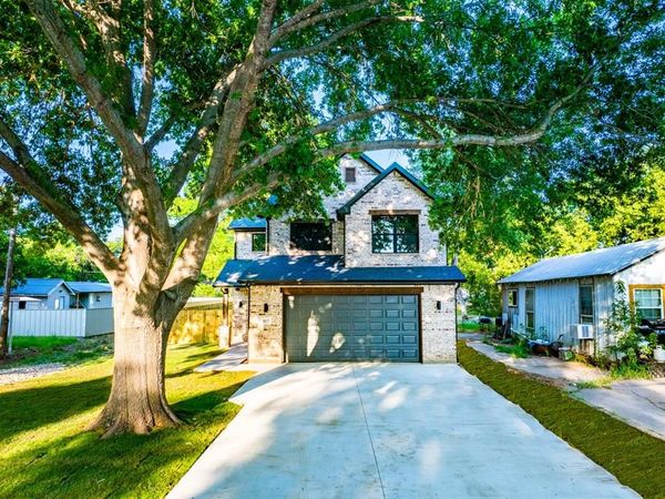 817 Plum Street, Graham, TX 76450