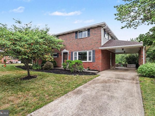 4 PATRICIA DRIVE, ENOLA, PA 17025