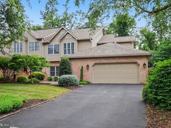 12 CRAIN CIRCLE, LEMOYNE, PA 17043