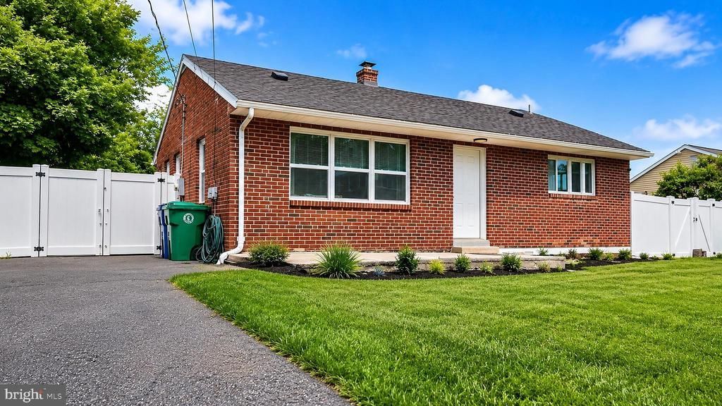 29 Carolyn Street, Harrisburg, PA 17112 Main Photo
