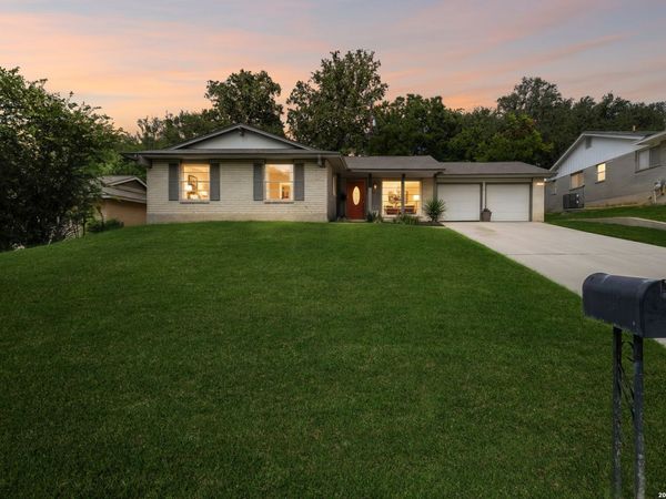 13017 Welcome Dr, Live Oak, TX 78233