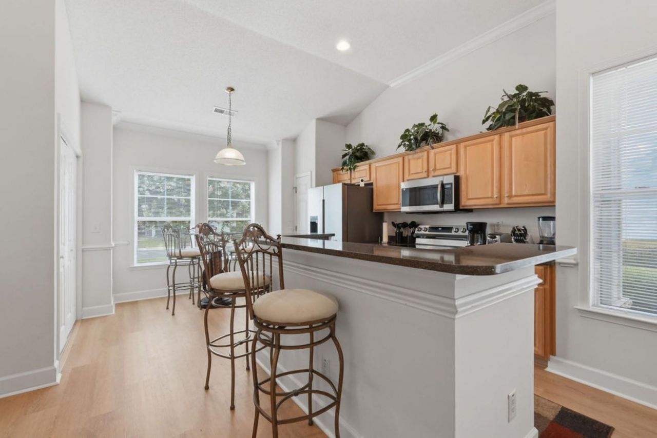 6095 Catalina Dr. Photo 10