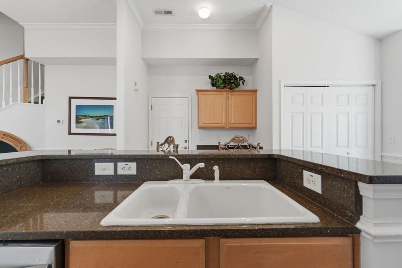 6095 Catalina Dr. Photo 12