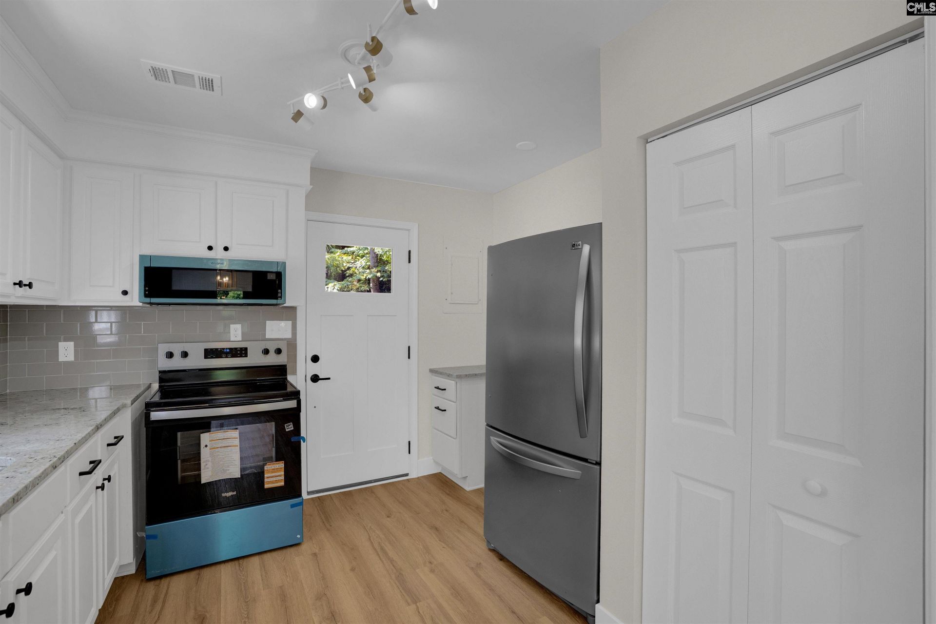 394 Wharfsdale Road Photo 9